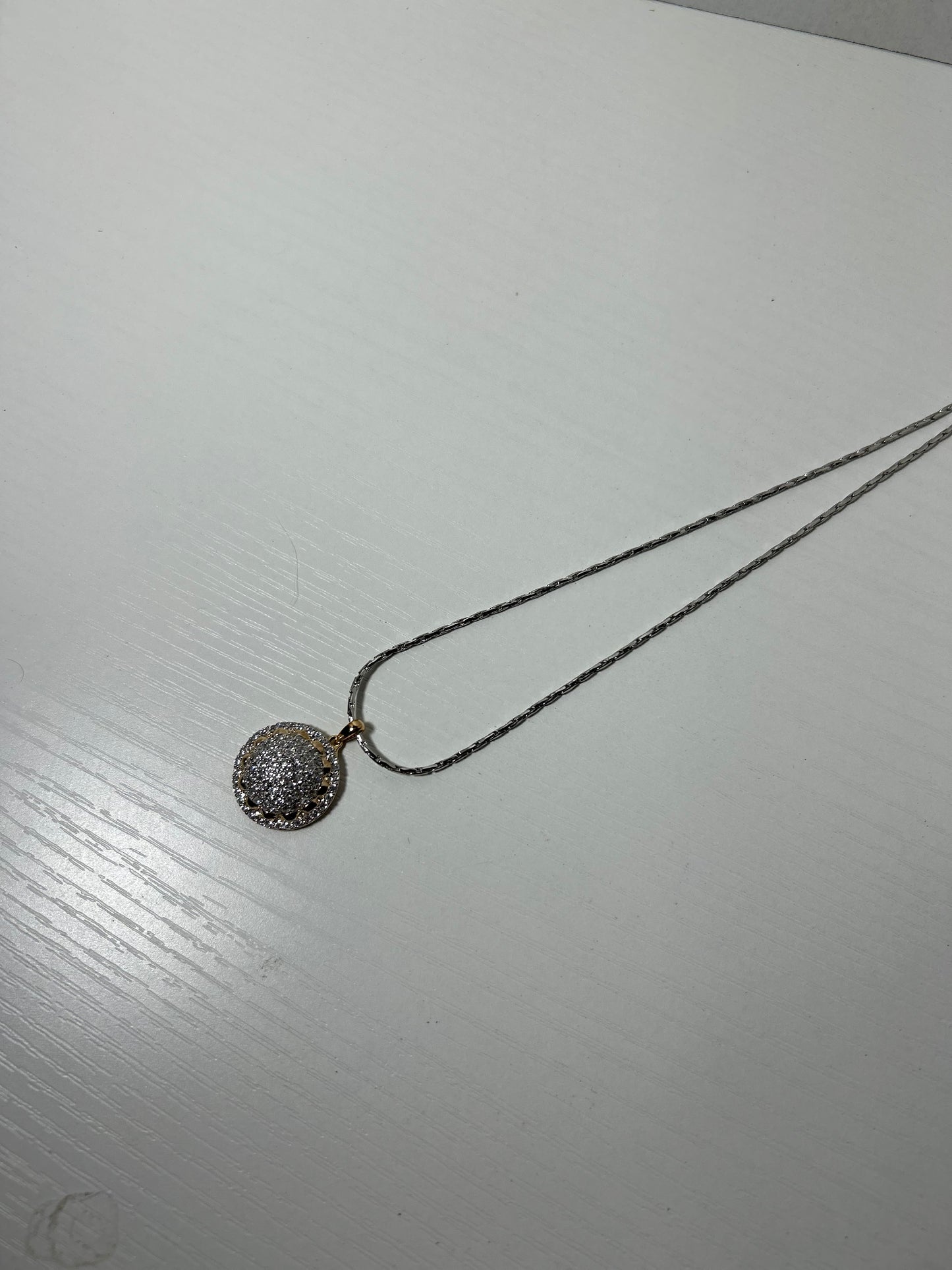 Mandi pendant